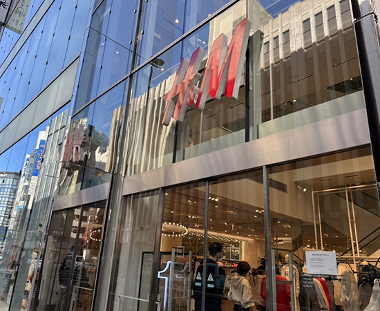 H&M店舗外観